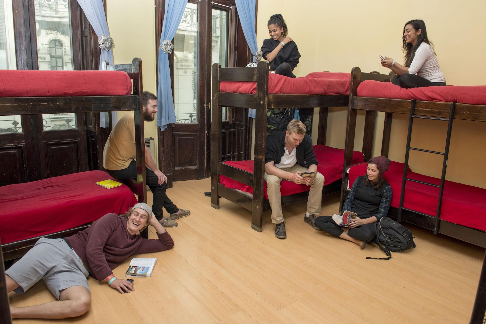 Milhouse Hostel Hipo بوينس آيرس المظهر الخارجي الصورة