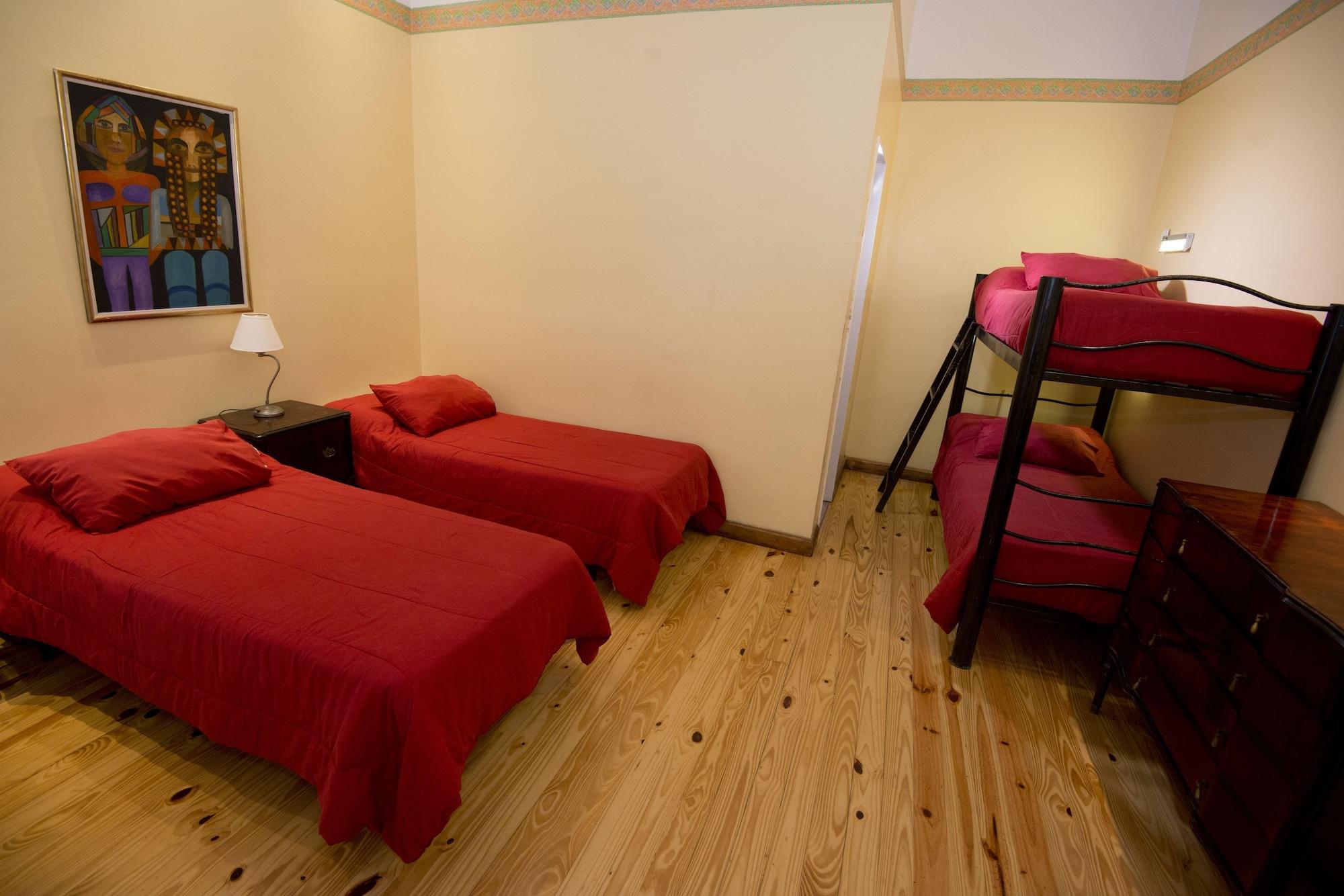 Milhouse Hostel Hipo بوينس آيرس المظهر الخارجي الصورة
